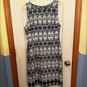 Ivanka Trump like new Navy blue and white pattern dress